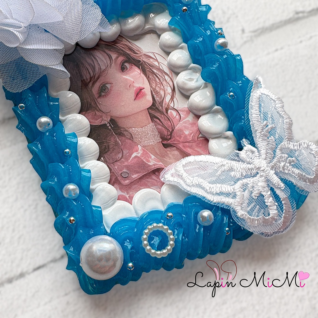 ブルー 白 ホイップデコ B8 硬質トレカケース チェキ シフォン 花 レース 蝶 パール カード ケース