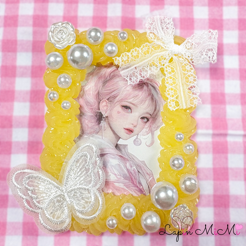 黄色 クリア ホイップデコ B8 硬質トレカケース チェキ レース リボン 蝶 大粒 パール カード ケース