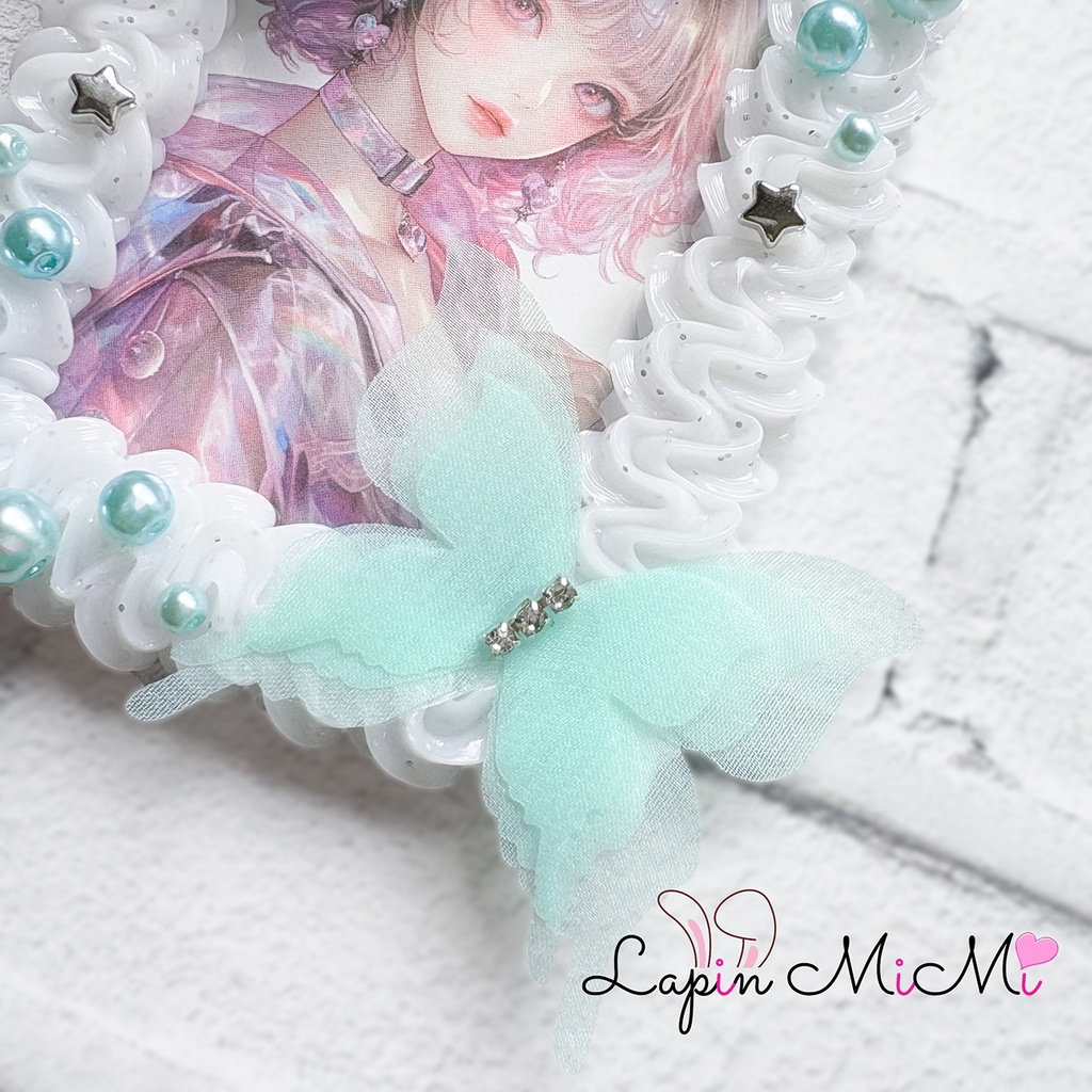 白 ラメ ホイップデコ 硬質トレカケース B8 ミントブルー 花 蝶 ガラスビーズ かわいい カード ケース