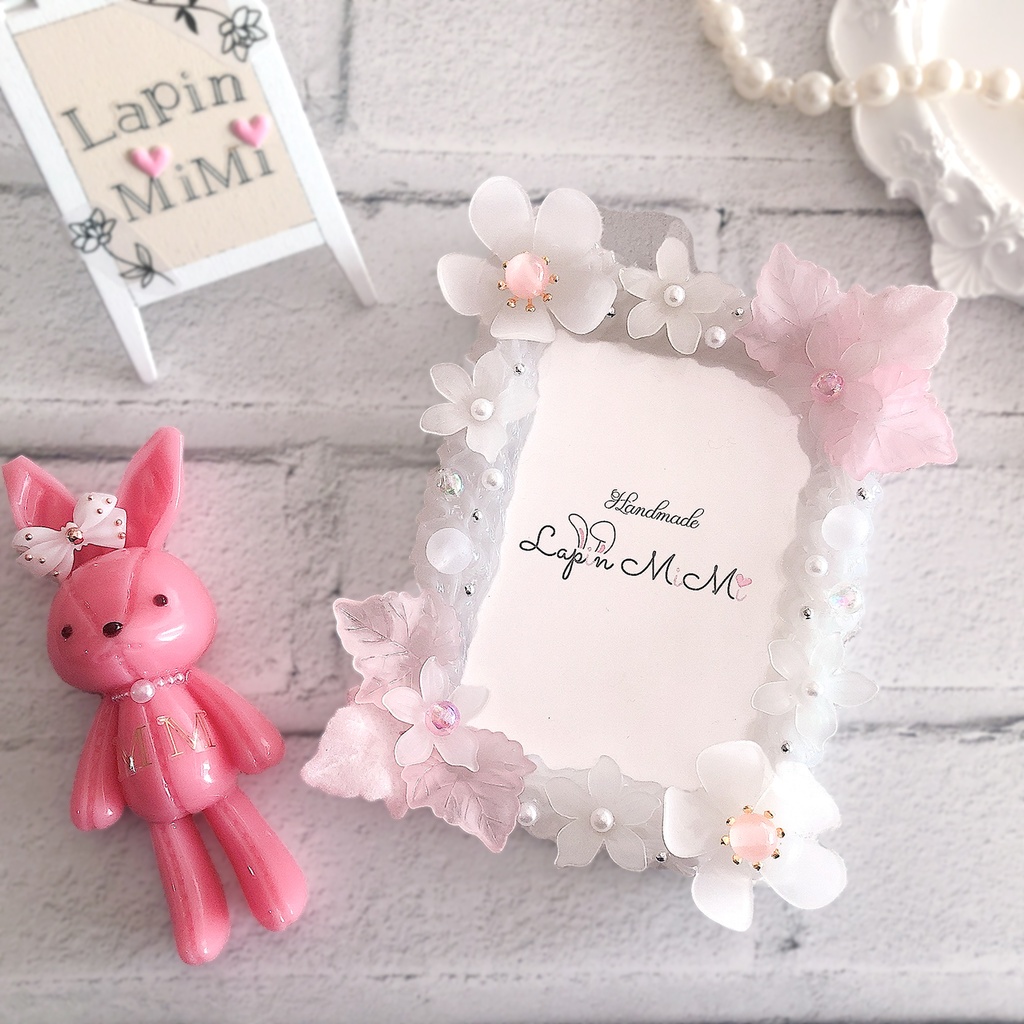 クリア ホイップデコ 春 お花 マット ホワイト 硬質 トレカケース チェキ きれいめ ブルー パープル ハンドメイド