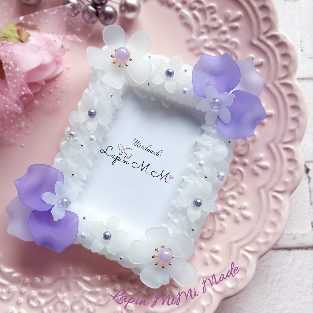 クリア ホイップデコ 春 お花 マット ホワイト 硬質 トレカケース チェキ きれいめ ブルー パープル ハンドメイド