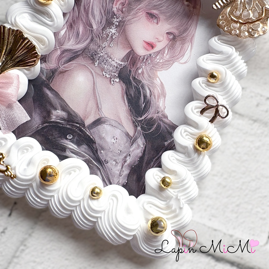 白 ホイップデコ 硬質トレカケース B8 ゴールド メタル 蝶 イチョウ リボン 上品 きれいめ カード ケース