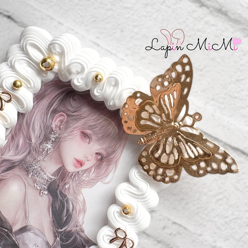 白 ホイップデコ 硬質トレカケース B8 ゴールド メタル 蝶 イチョウ リボン 上品 きれいめ カード ケース