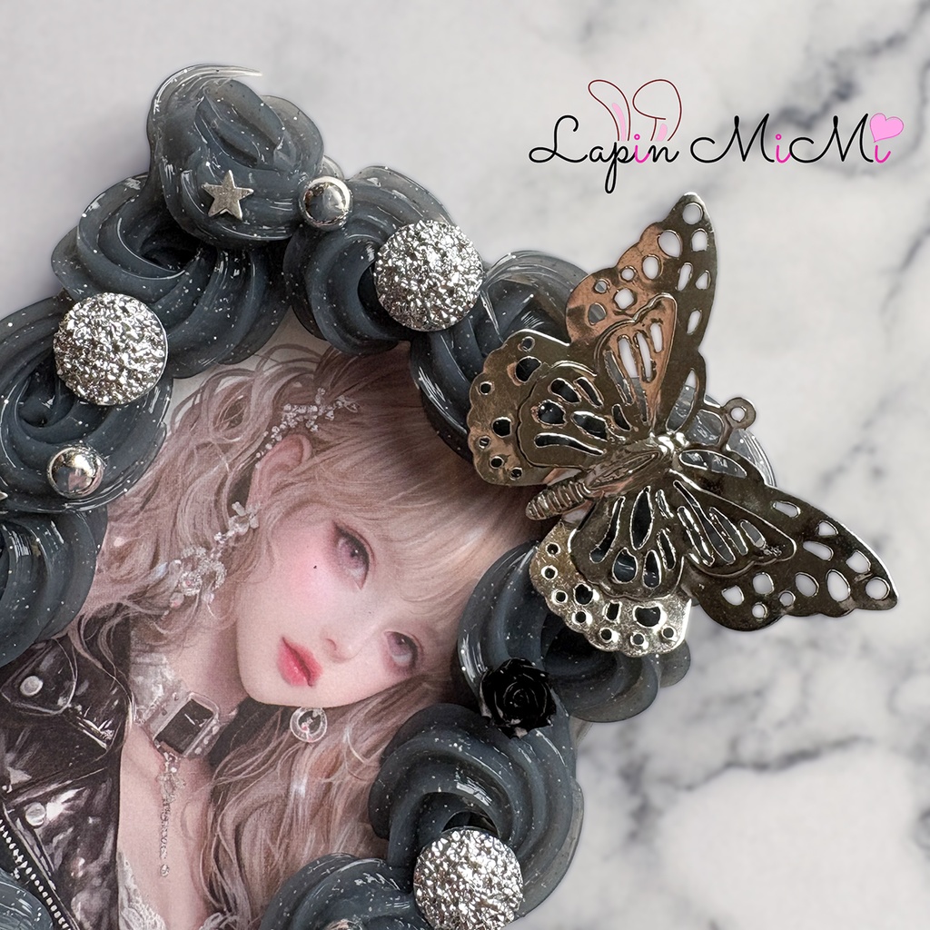 黒 ラメ クリア ホイップデコ 硬質トレカケース B8 シルバー メタル 蝶 安全ピン ゴシック カード ケース