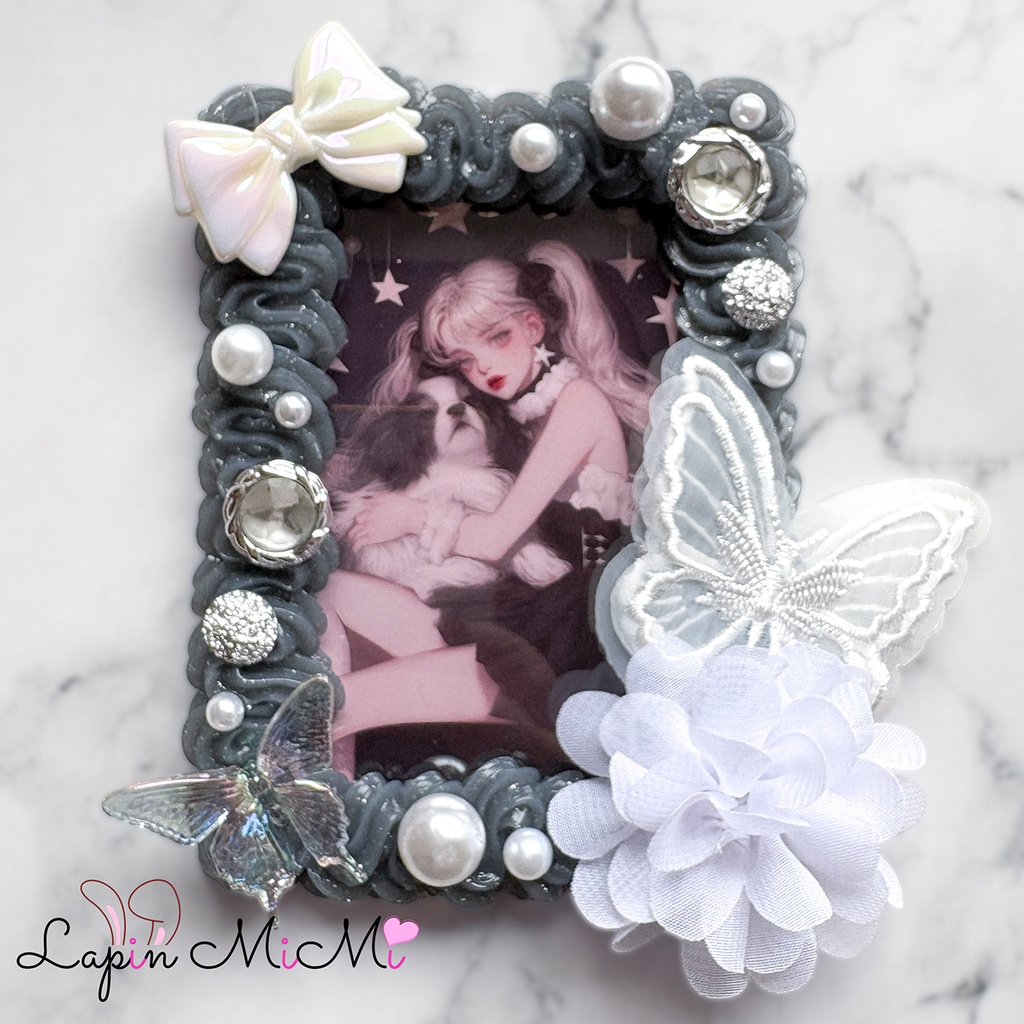 【B7】黒 ラメ クリア ホイップデコ 硬質トレカケース ポストカード ハガキ 白 レース 蝶 花 リボン ゴスロリ 大判 ケース