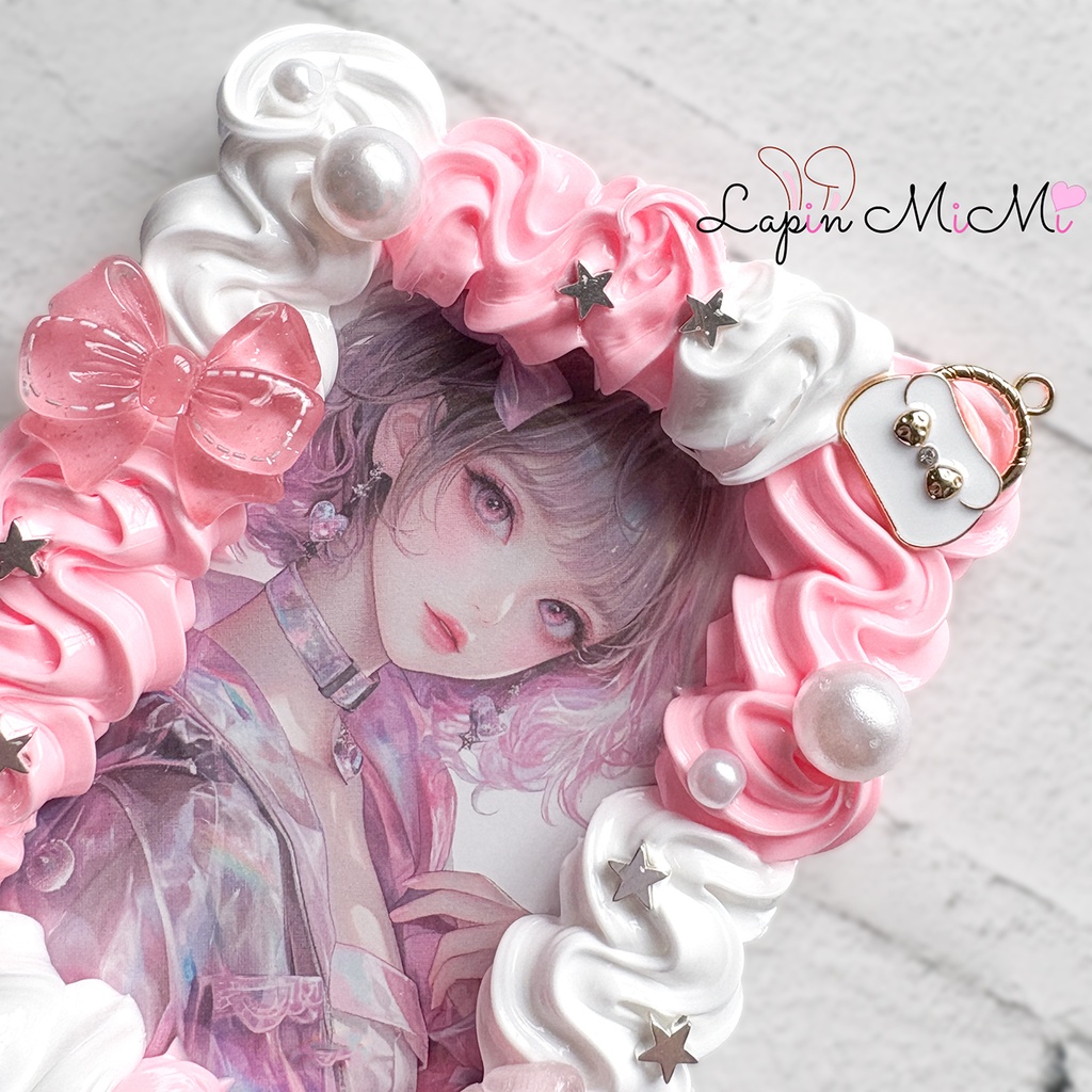 白 ピンク うねうね ホイップデコ 硬質トレカケース B8 リボン チャーム取り付け可 かわいい カード ケース