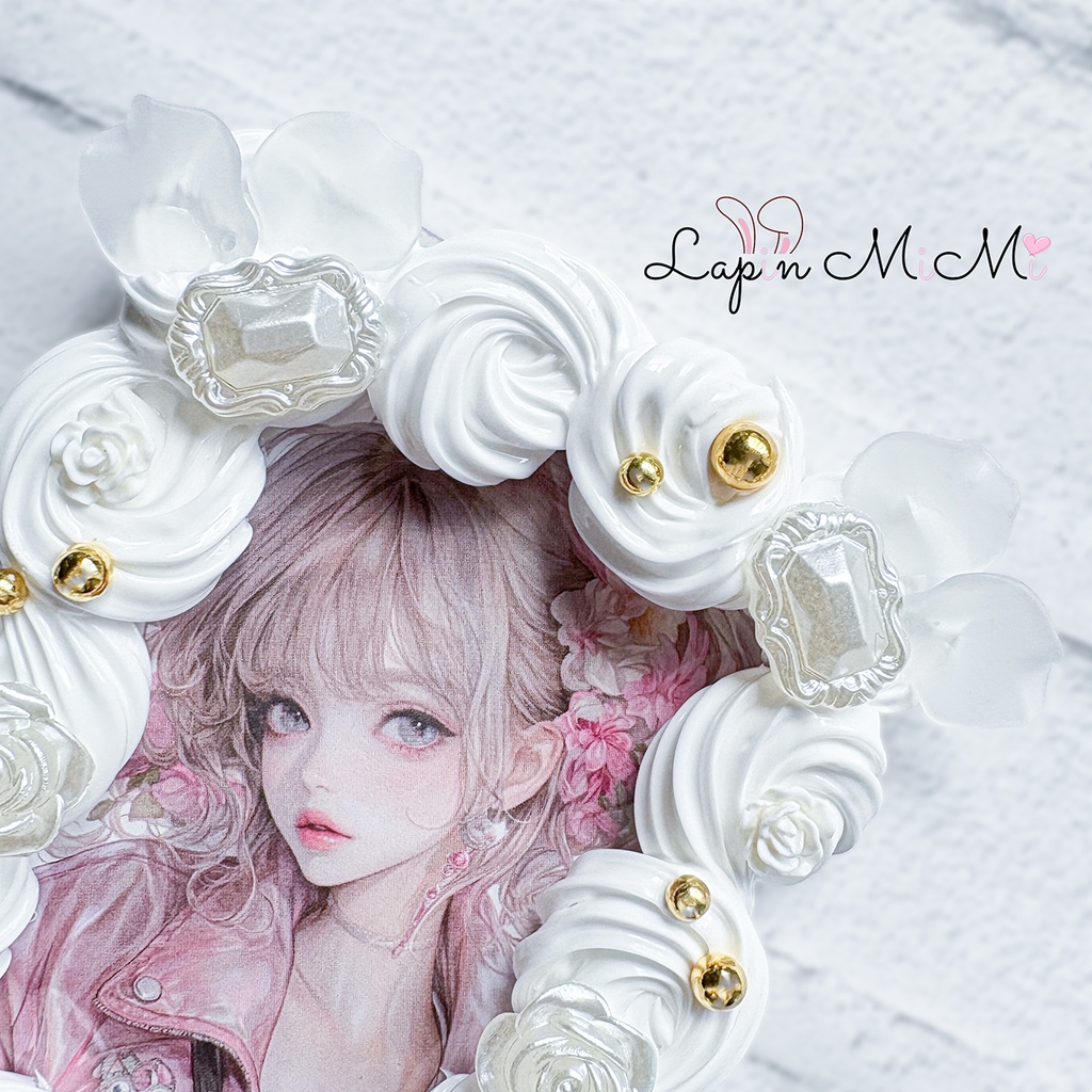 【受注製作】白 ホイップデコ 硬質トレカケース B8 ゴールド 薔薇 姫 プリンセス リボン 上品 高見え カード ケース