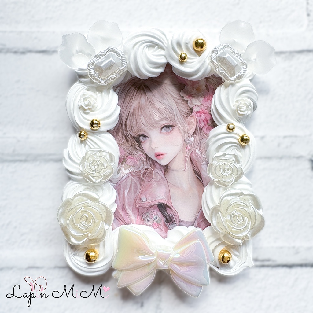 【受注製作】白 ホイップデコ 硬質トレカケース B8 ゴールド 薔薇 姫 プリンセス リボン 上品 高見え カード ケース