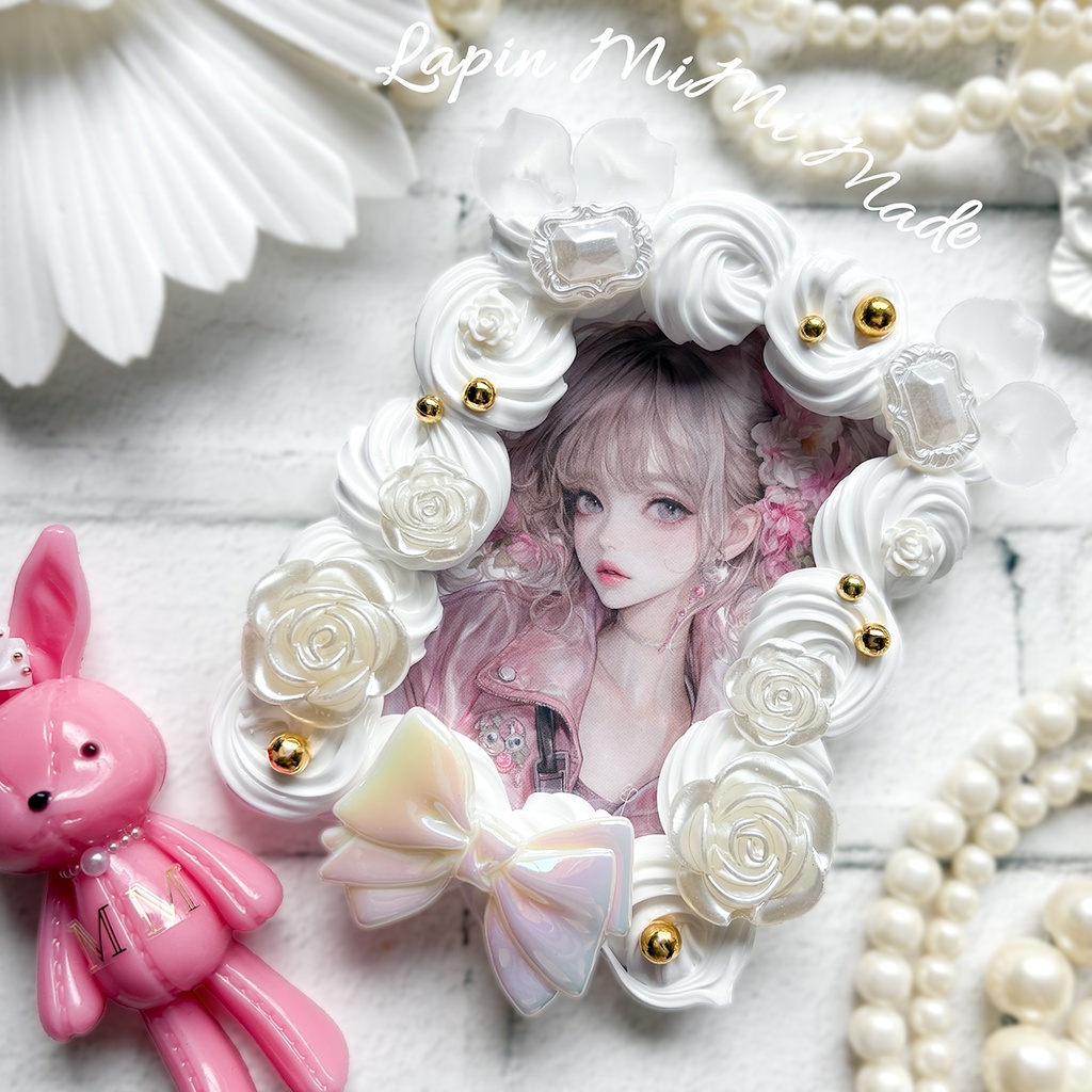 白 ホイップデコ 硬質トレカケース B8 ゴールド 薔薇 姫 プリンセス リボン 上品 高見え カード ケース