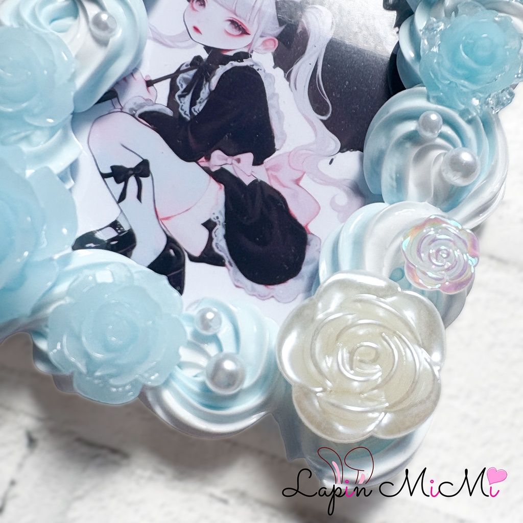 白 水色 ホイップデコ 硬質トレカケース B8 薔薇 ガラスビーズ チェキ カード ケース