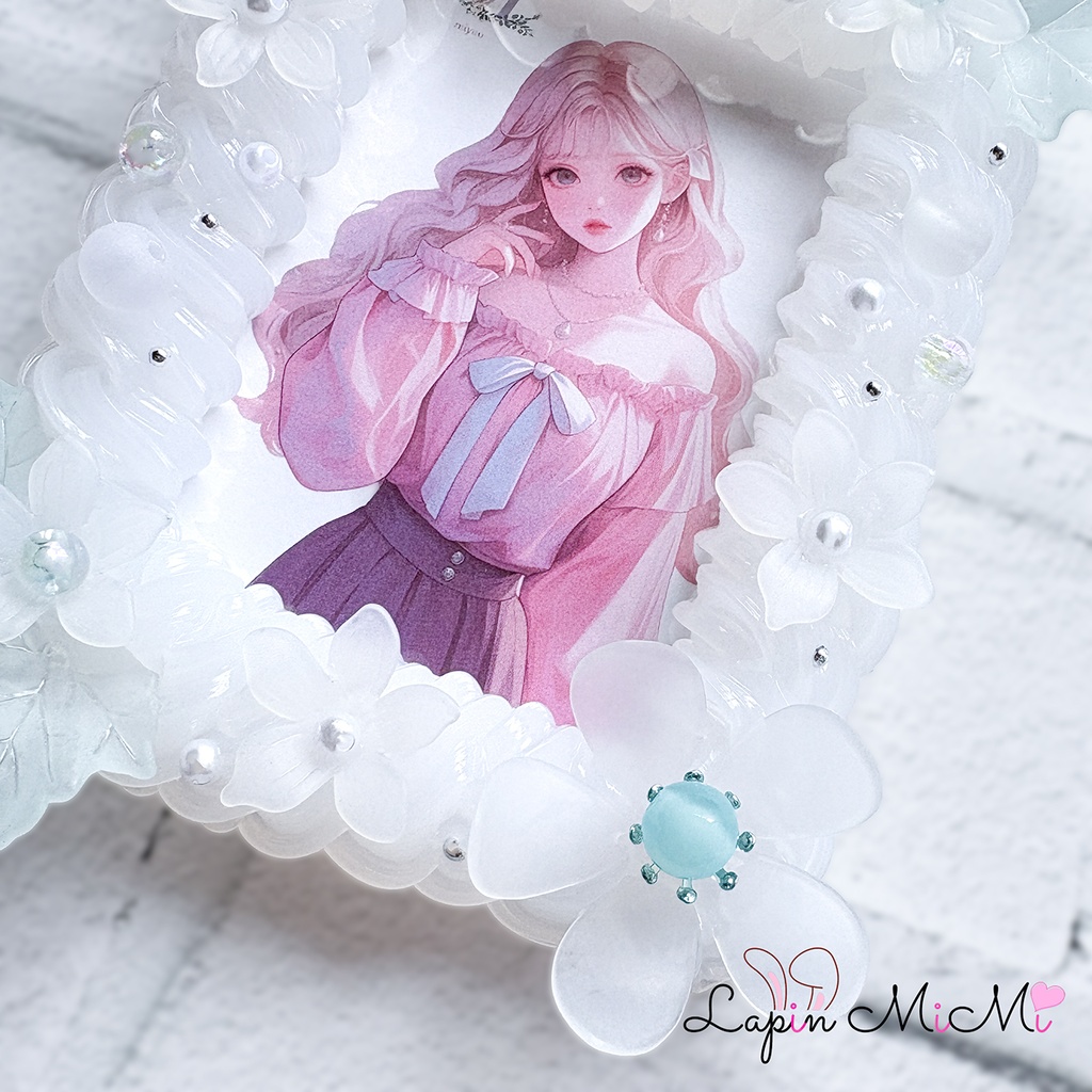 クリア ホイップデコ 春 お花 マット ホワイト 硬質 トレカケース チェキ きれいめ 水色 ハンドメイド