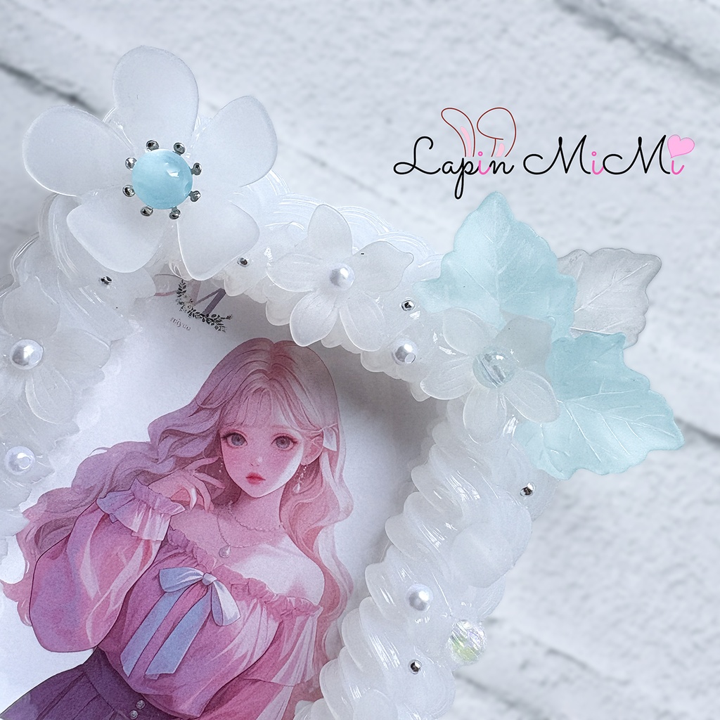 クリア ホイップデコ 春 お花 マット ホワイト 硬質 トレカケース チェキ きれいめ 水色 ハンドメイド