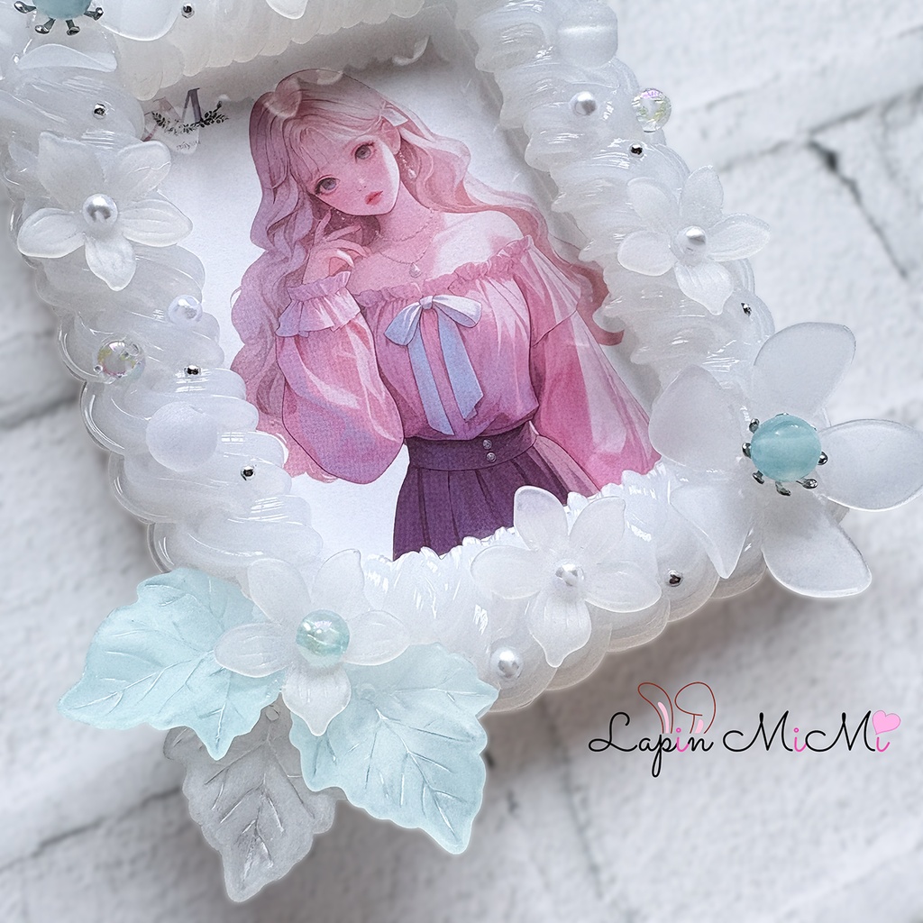 クリア ホイップデコ 春 お花 マット ホワイト 硬質 トレカケース チェキ きれいめ 水色 ハンドメイド