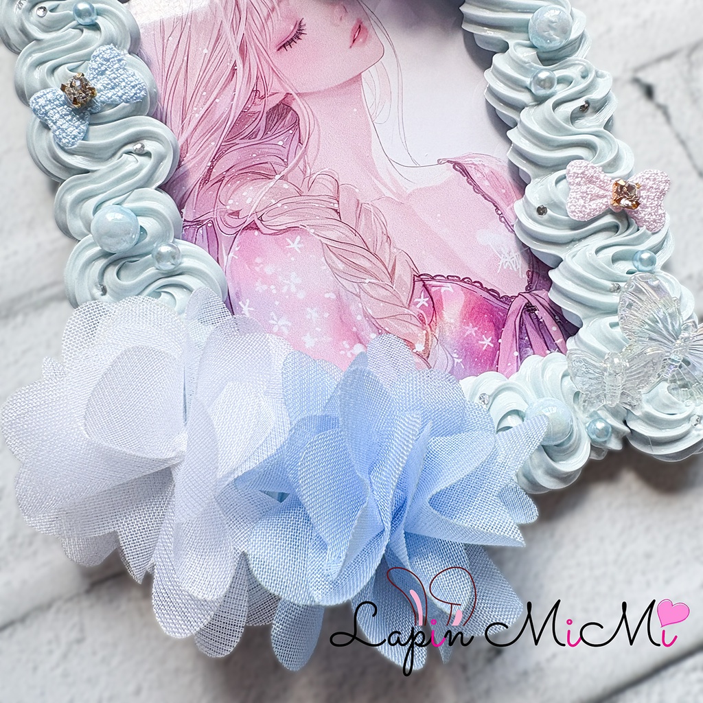 【B7】くすみカラー ブルーグレー ホイップデコ 硬質トレカケース ハガキ ポストカード 大判 L版 花 リボン 蝶 カード ケース