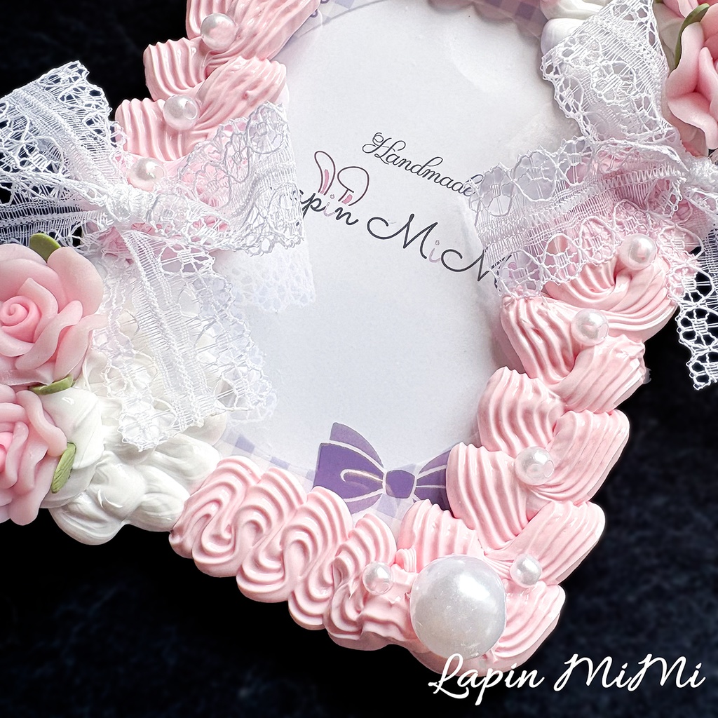 白 くすみ ピンク ホイップデコ 硬質トレカケース B8 チェキ レース リボン 樹脂 薔薇 姫 パール カード ケース