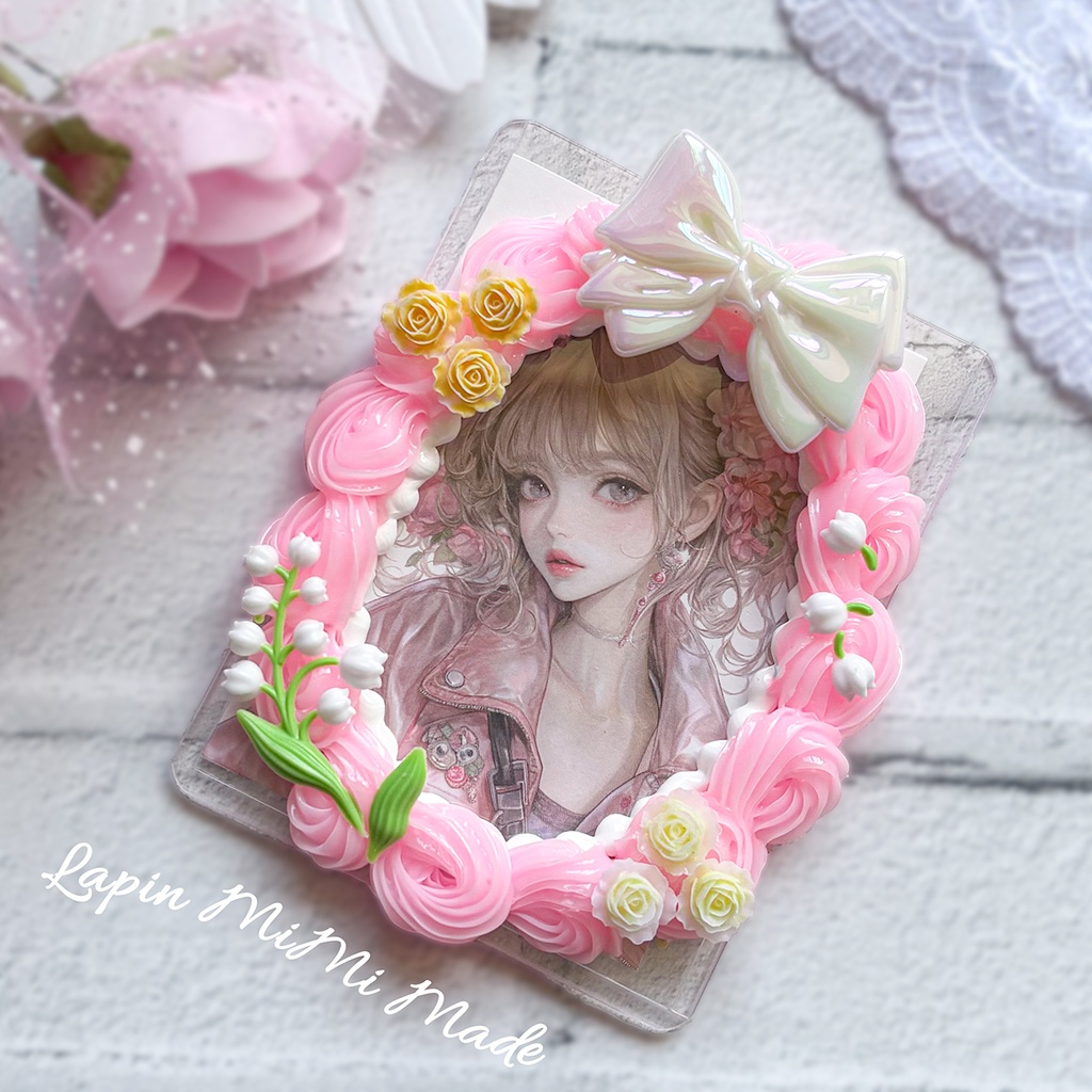 ピンク 白 ホイップデコ 硬質トレカケース リボン すずらん 姫 ラウンド かわいい チェキ B8 カード ケース