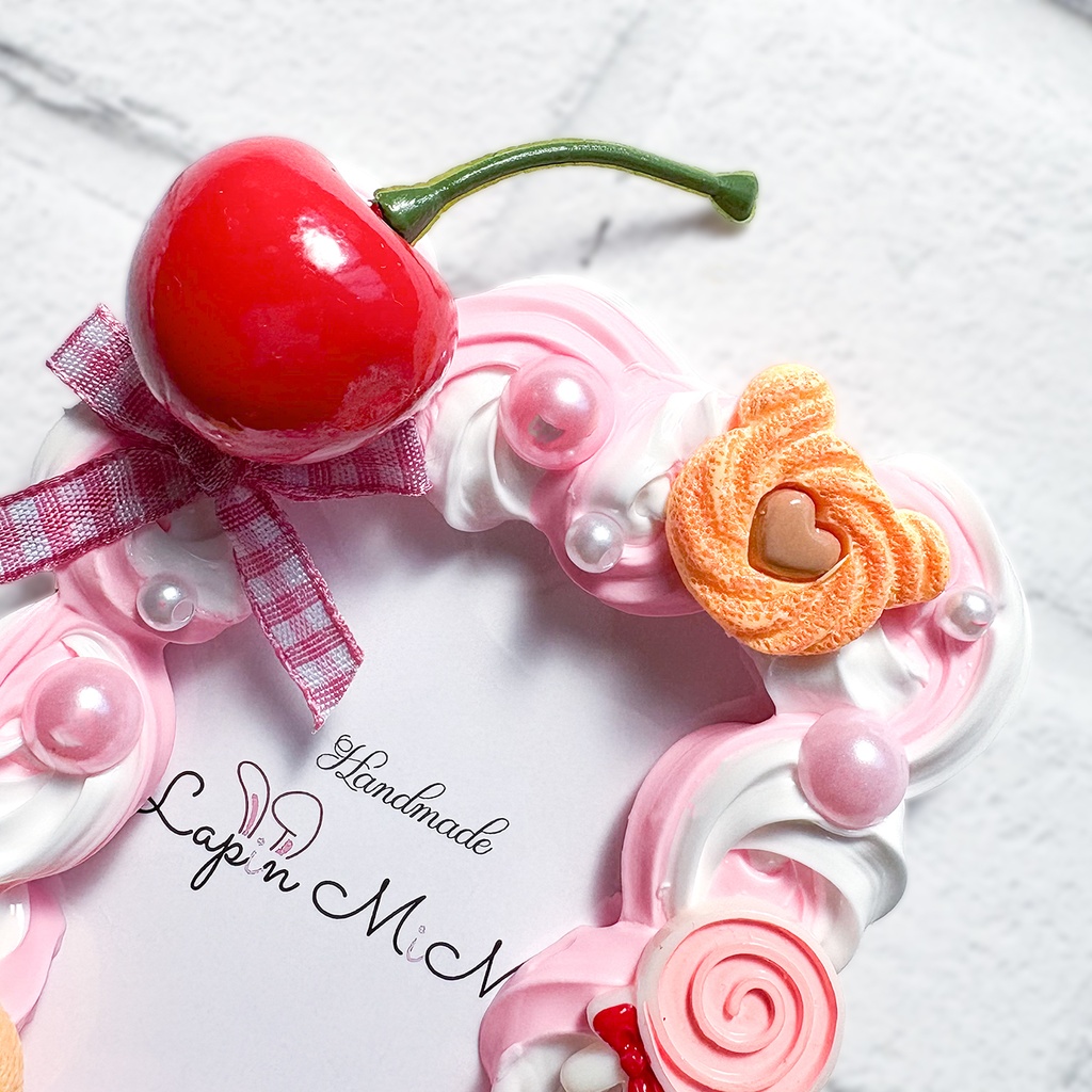 白 ピンク ホイップデコ 硬質トレカケース B8 チェック リボン チェリー いちご お菓子 カード ケース