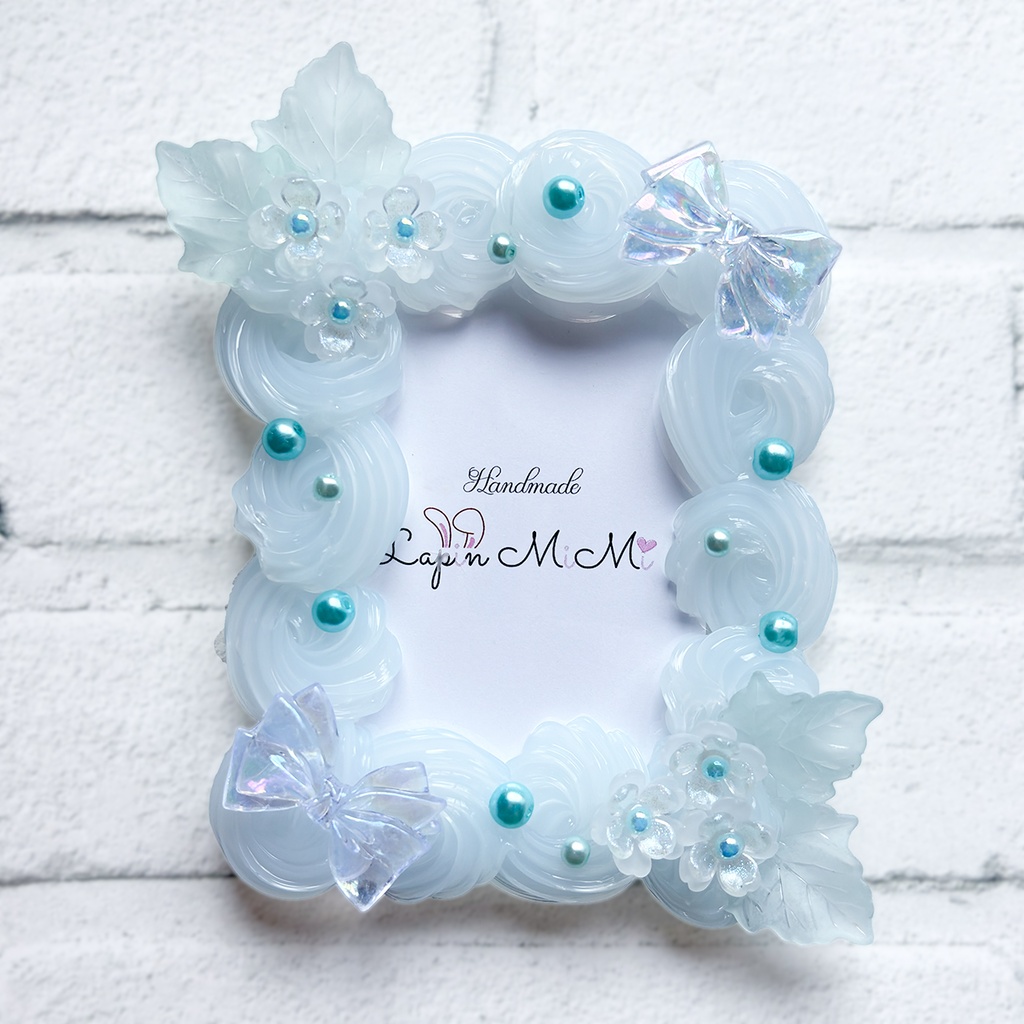 【受注製作】水色 クリア ホイップデコ 硬質トレカケース B8 チェキ リボン 花 きれいめ 上品 カード ケース