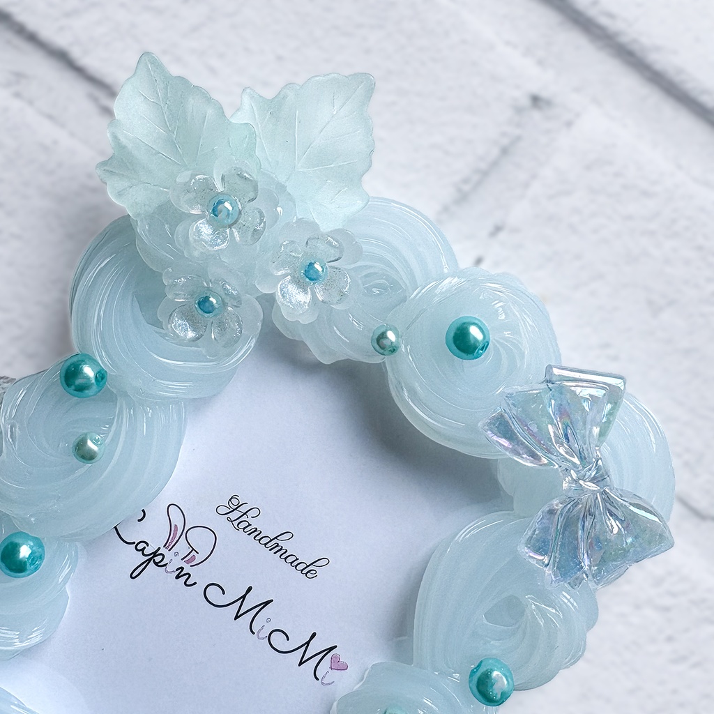 【受注製作】水色 クリア ホイップデコ 硬質トレカケース B8 チェキ リボン 花 きれいめ 上品 カード ケース