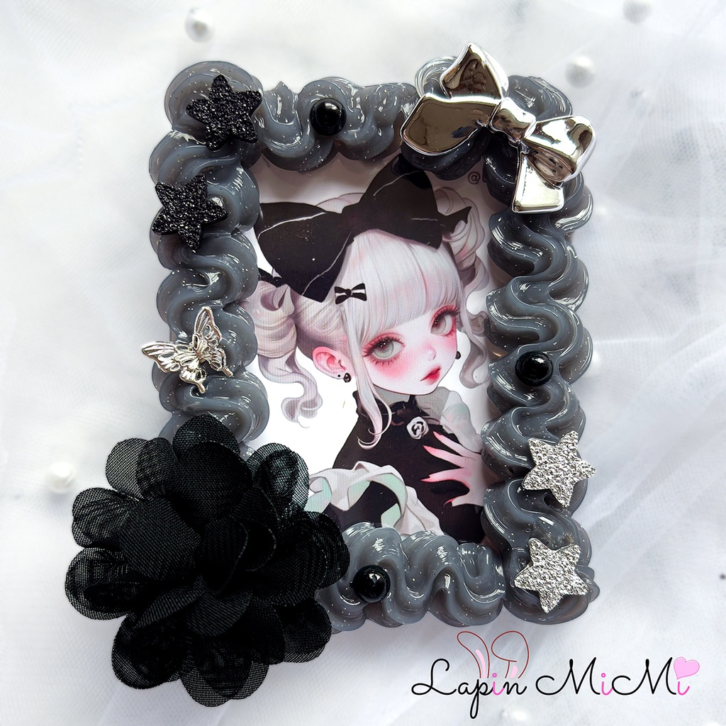 黒 クリア ラメ ホイップデコ 硬質トレカケース B8 シルバー リボン 星 花 ゴシック カード ケース