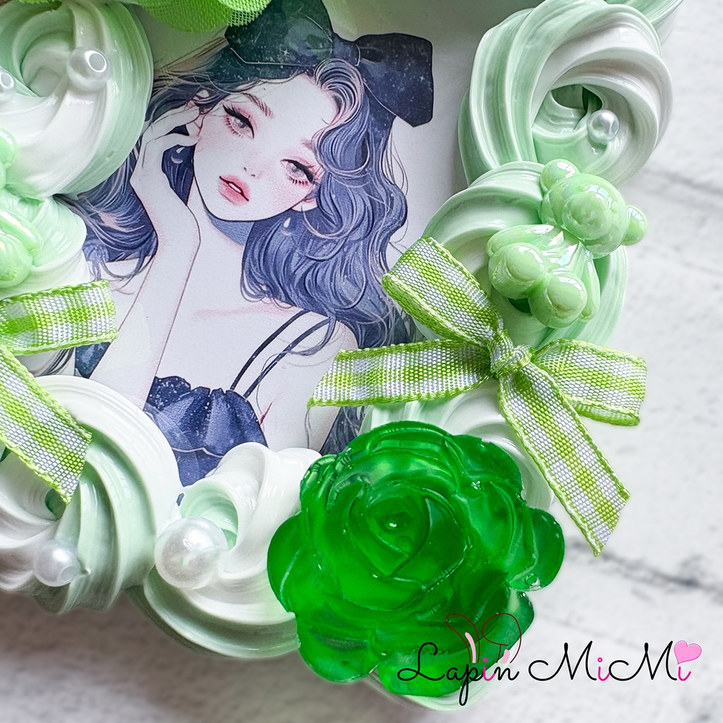 【受注製作】緑 × 白 ホイップデコ 硬質トレカケース チェック リボン くま パール シフォン 花 チェキ カード ケース