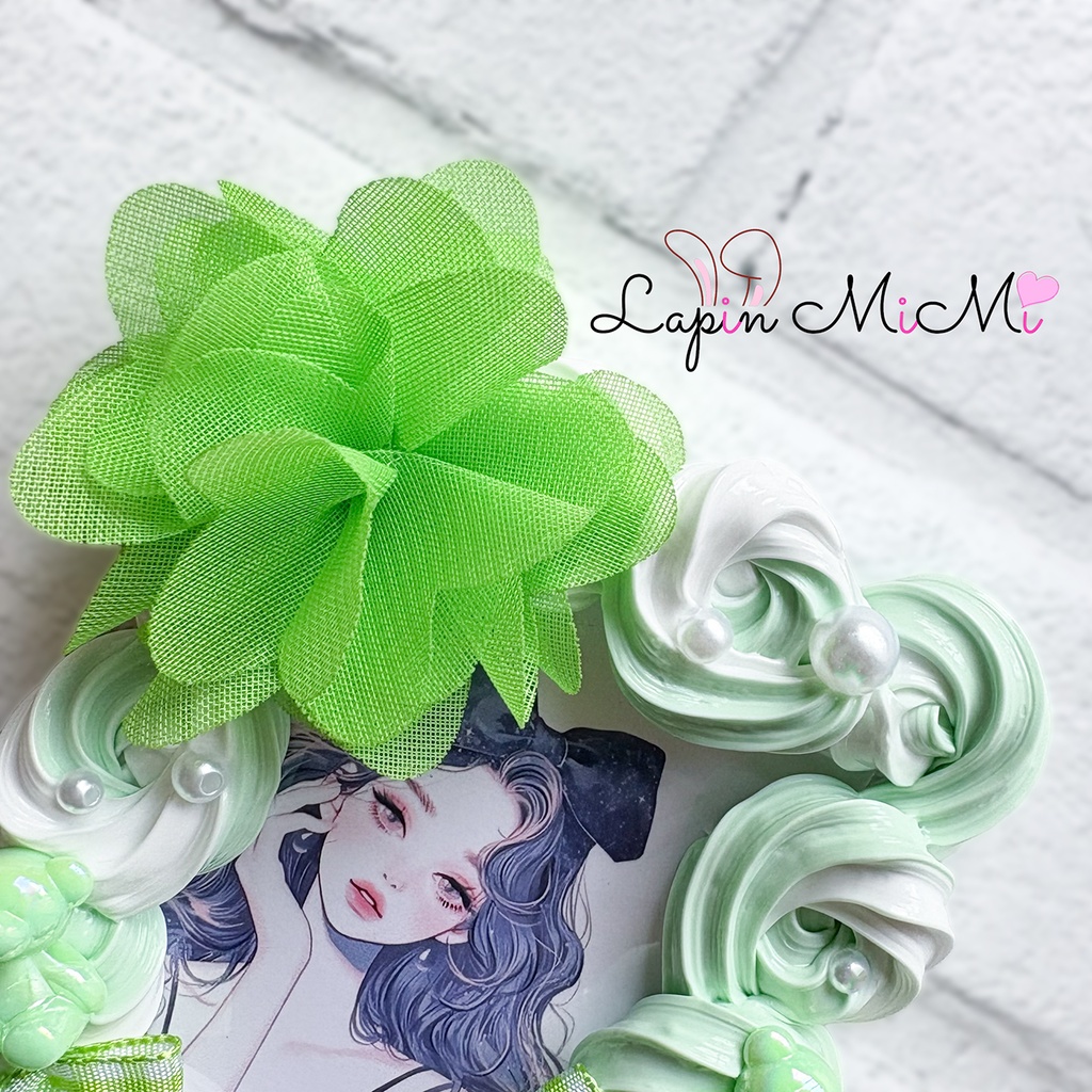 【受注製作】緑 × 白 ホイップデコ 硬質トレカケース チェック リボン くま パール シフォン 花 チェキ カード ケース