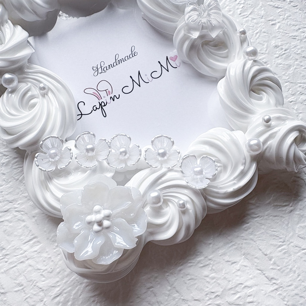 白 ホイップデコ 硬質トレカケース チェキ 薔薇 花 ウェディング風 きれいめ 姫 カード ケース