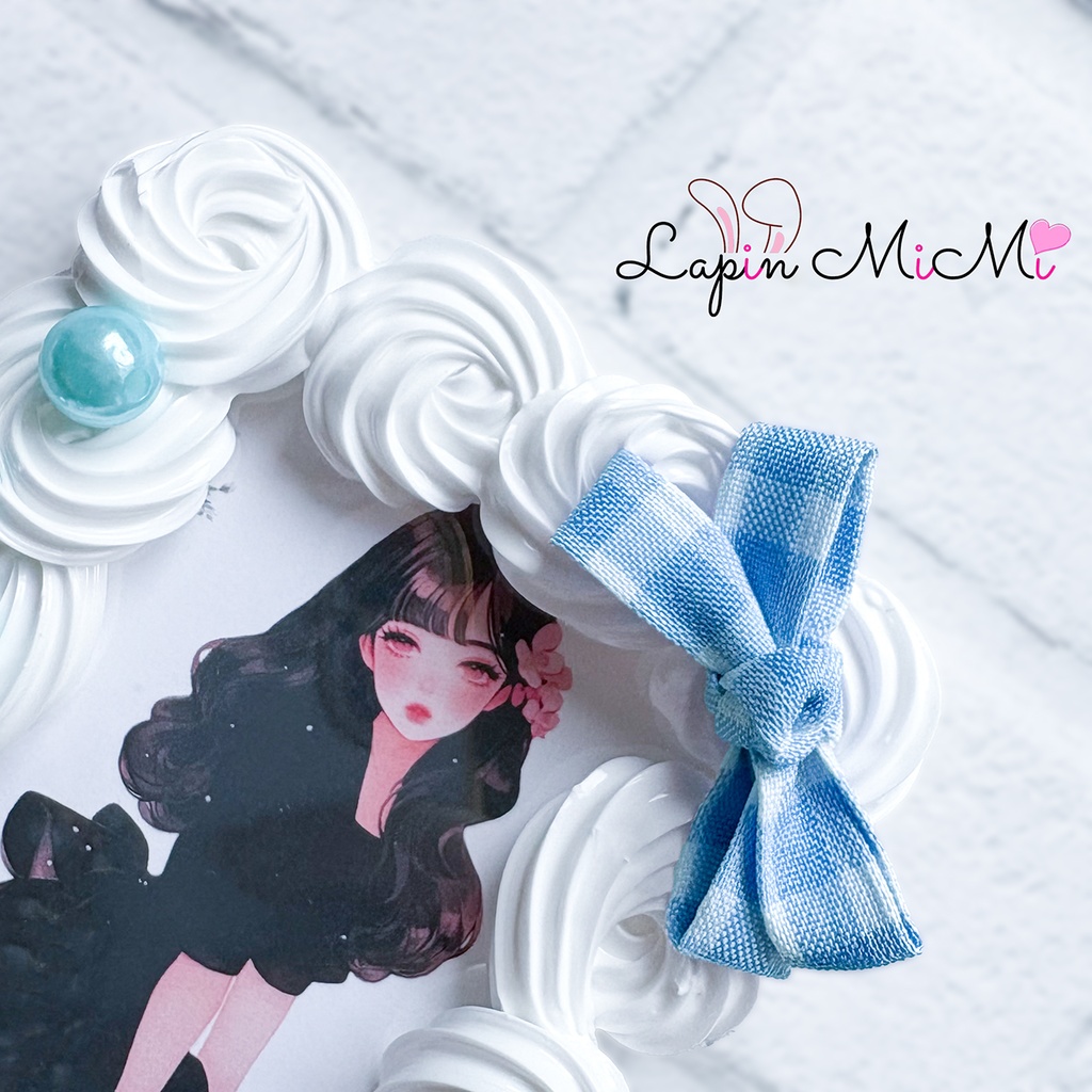 白 ホイップデコ 硬質トレカケース B8 水色 赤 チェック リボン クローバー風 ハート ガラスビーズ チェキ かわいい カード ケース