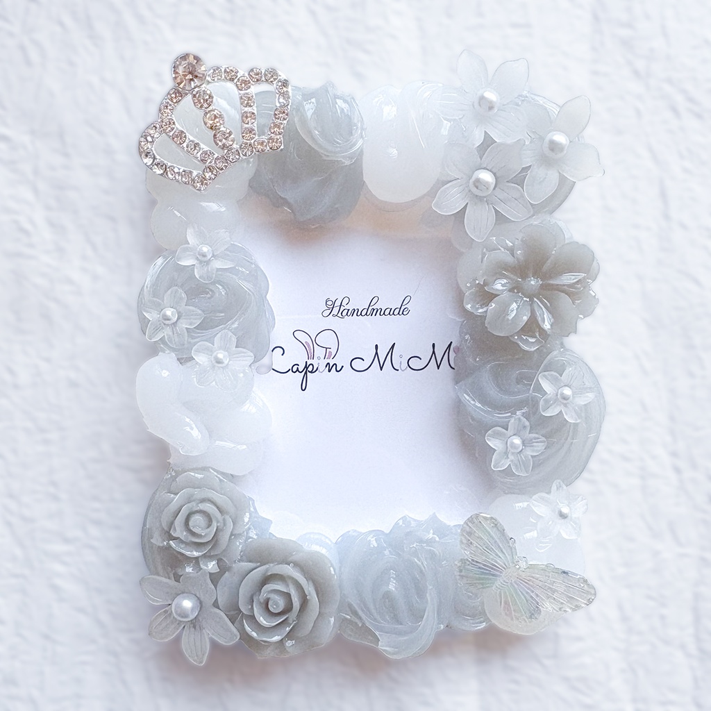 【受注製作】グレー × クリア ホイップデコ 硬質トレカケース B8 ティアラ 花 蝶 フロス加工 上品 カード ケース