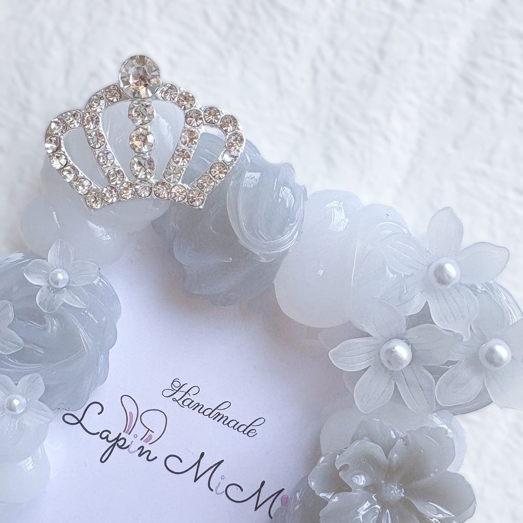 【受注製作】グレー × クリア ホイップデコ 硬質トレカケース B8 ティアラ 花 蝶 フロス加工 上品 カード ケース