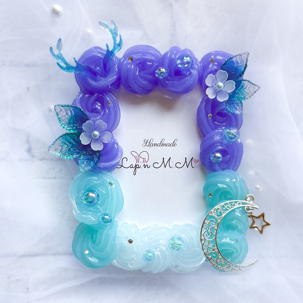 水色 ブルー クリア ホイップデコ 硬質トレカケース B8 花 グラデ 葉 きれいな カード ケース 原神 ラウマ イメージ