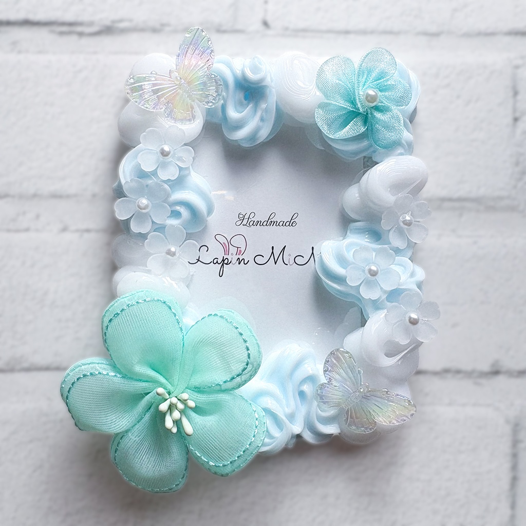 水色×白 クリア ホイップデコ 硬質トレカケース B8 シフォン 花 蝶 上品 きれいめ カード ケース