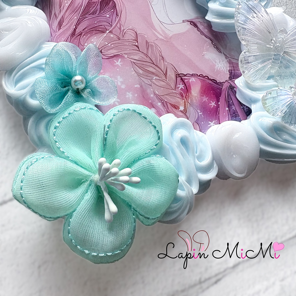 【B7】水色×白 ホイップデコ 硬質トレカケース 大判 L版 ハガキ ポストカード シルバー 月 シフォン 花 蝶 カード ケース