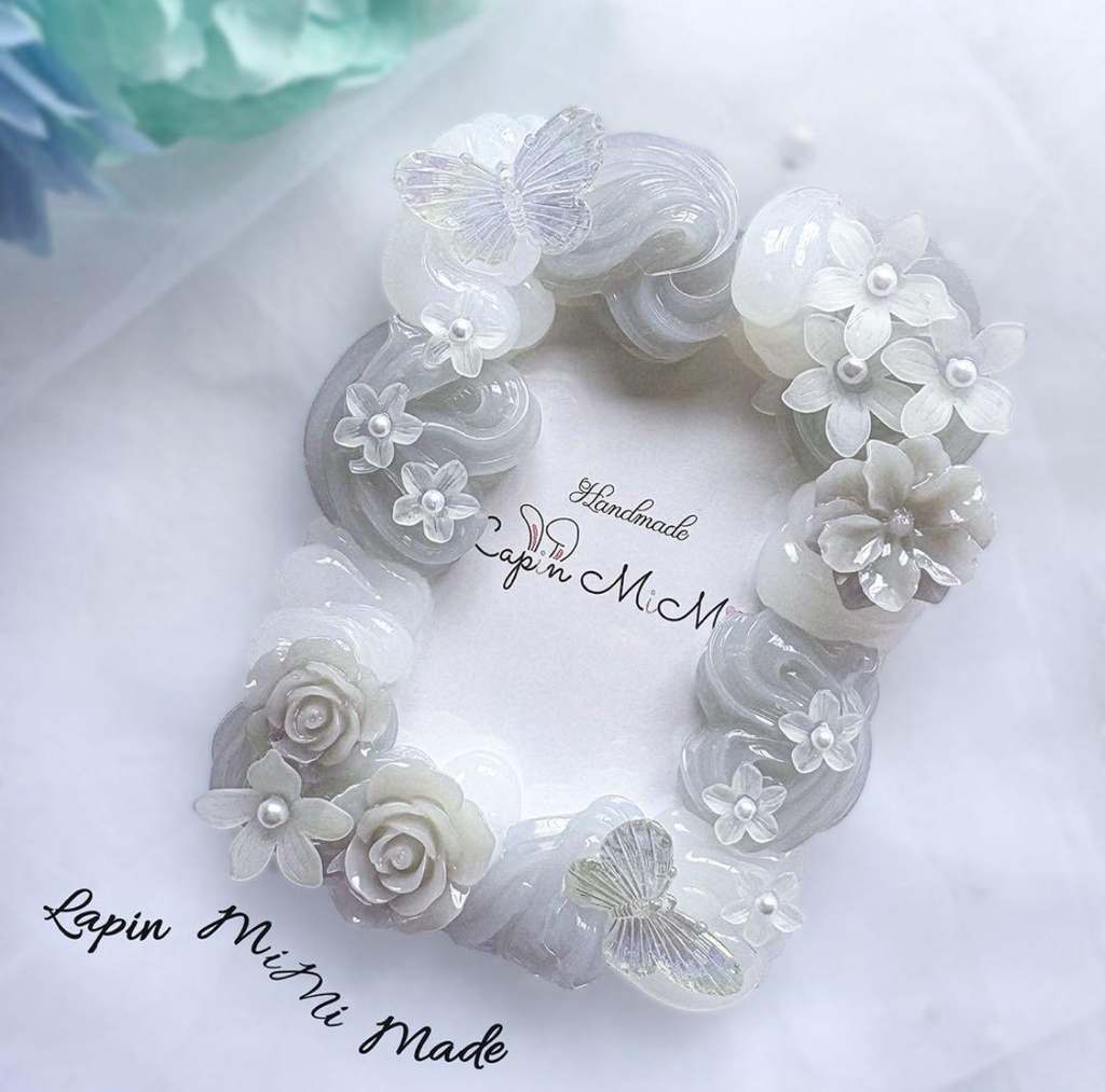 5色展開 クリア ホイップデコ 硬質トレカケース B8 白 花 蝶 薔薇 上品 きれいめ カード ケース