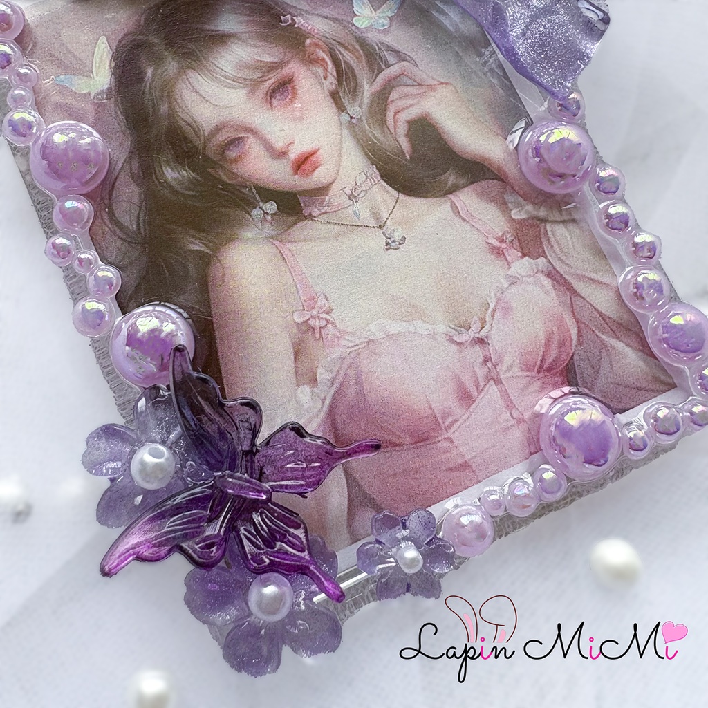 パープル レジン 硬質トレカケース キーホルダー マグネットジェル リボン シルバー 薔薇 紫 カード キーホルダー バッグチャーム ケース