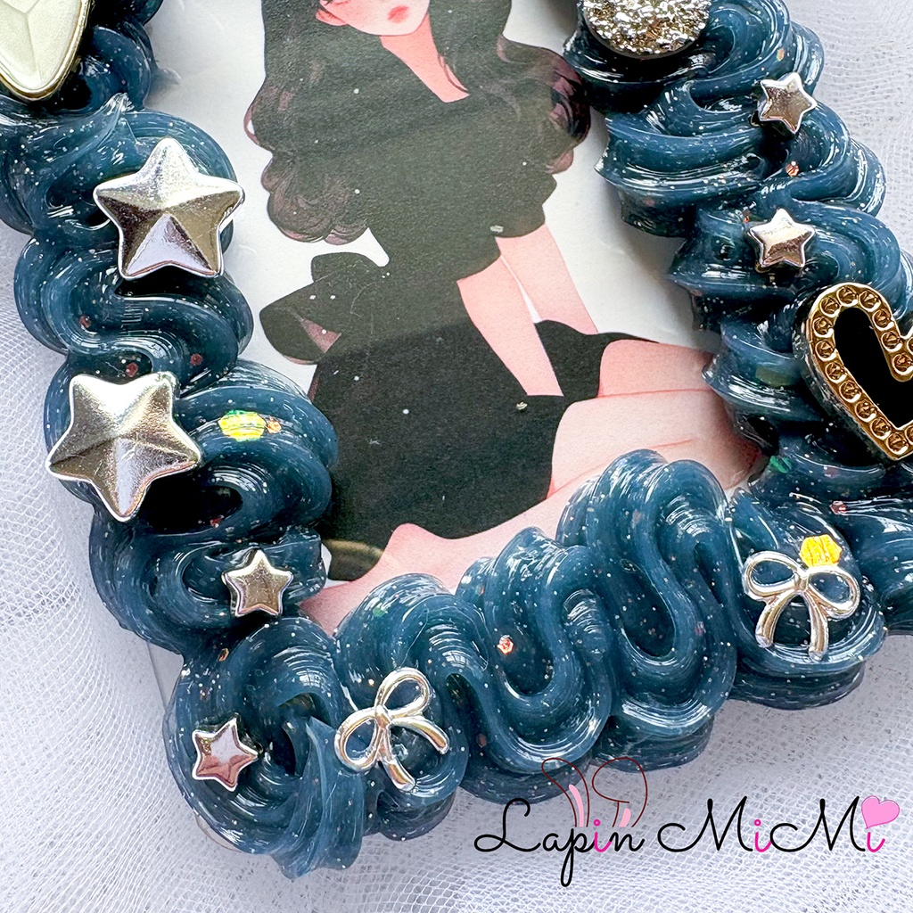 ブルーグレー ラメ入り ホイップデコ 硬質トレカケース B8 シルバー 星 リボン 宇宙 カード ケース