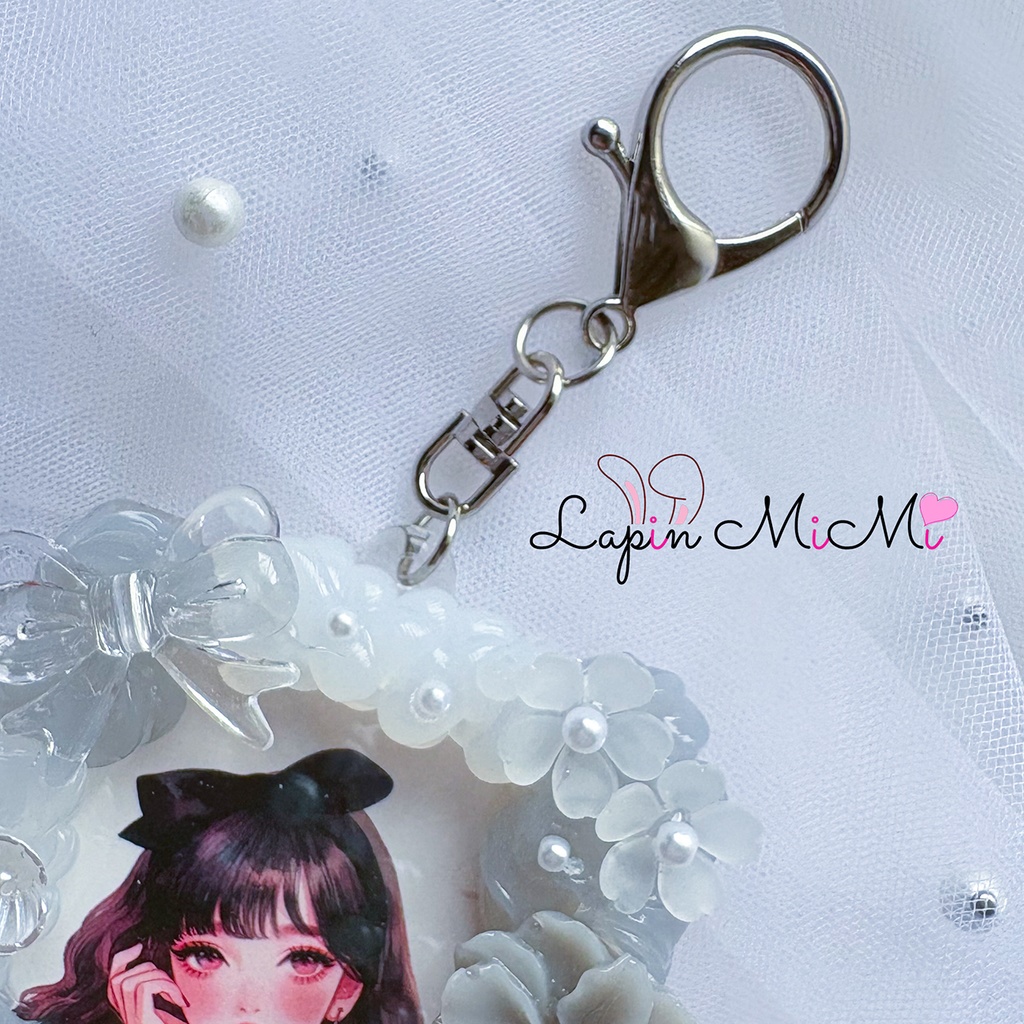 【チェキケース】グレー×クリア ホイップデコ 硬質チェキケース フォト キーホルダー バッグチャーム リボン 花 カード ケース