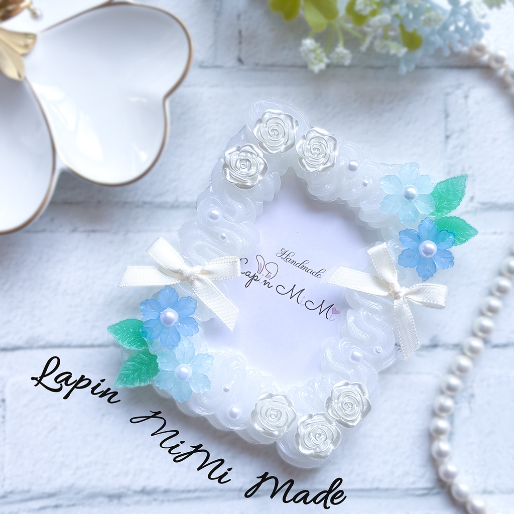 パールホワイト ホイップデコ 硬質トレカケース B8 チェキ ニュアンスカラー 花 サテンリボン 薔薇 カード ケース