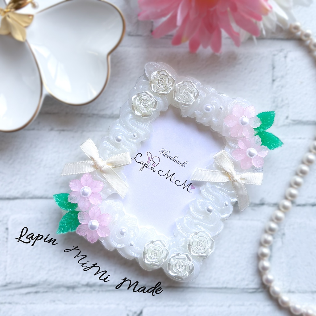 パールホワイト ホイップデコ 硬質トレカケース B8 チェキ ニュアンスカラー 花 サテンリボン 薔薇 カード ケース