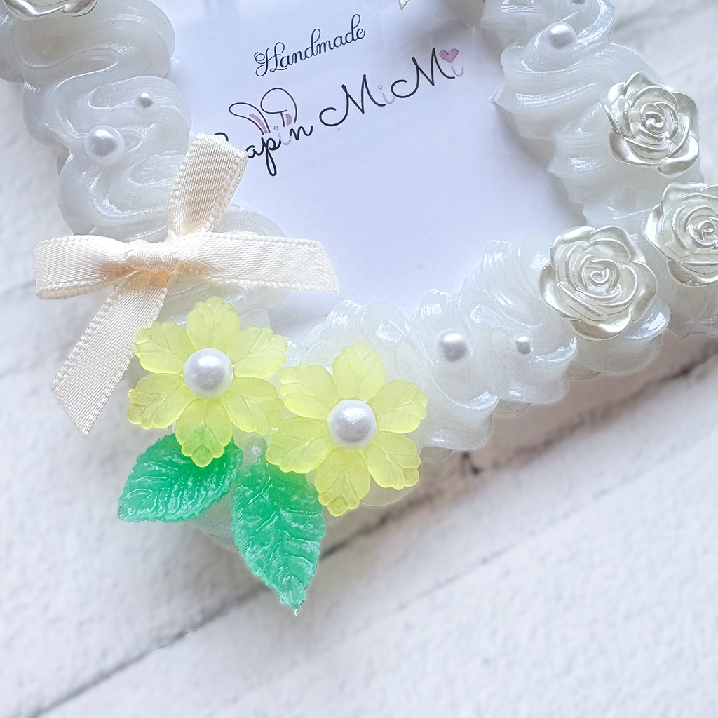 パールホワイト ホイップデコ 硬質トレカケース B8 チェキ ニュアンスカラー 花 サテンリボン 薔薇 カード ケース