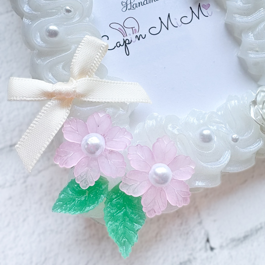 パールホワイト ホイップデコ 硬質トレカケース B8 チェキ ニュアンスカラー 花 サテンリボン 薔薇 カード ケース