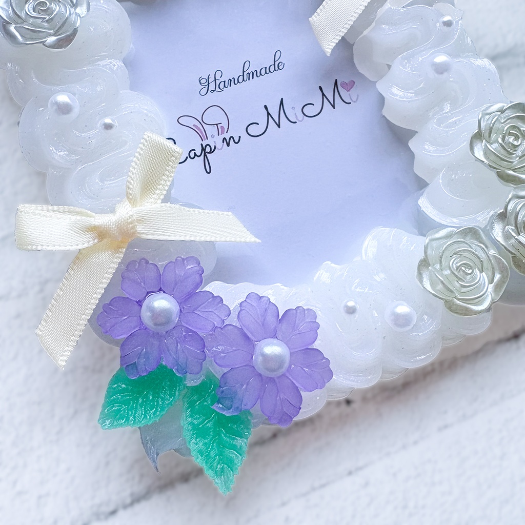 パールホワイト ホイップデコ 硬質トレカケース B8 チェキ ニュアンスカラー 花 サテンリボン 薔薇 カード ケース