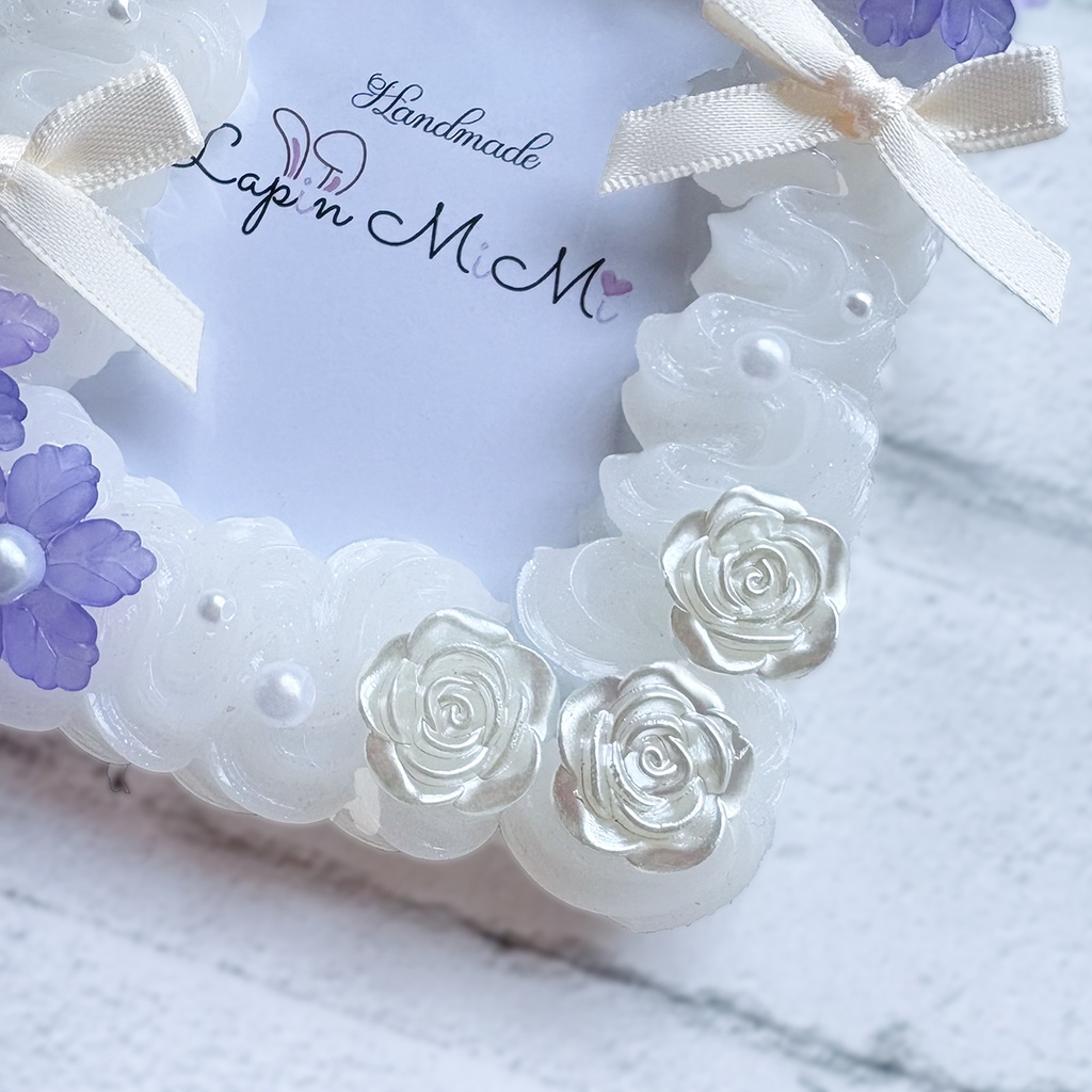 パールホワイト ホイップデコ 硬質トレカケース B8 チェキ ニュアンスカラー 花 サテンリボン 薔薇 カード ケース