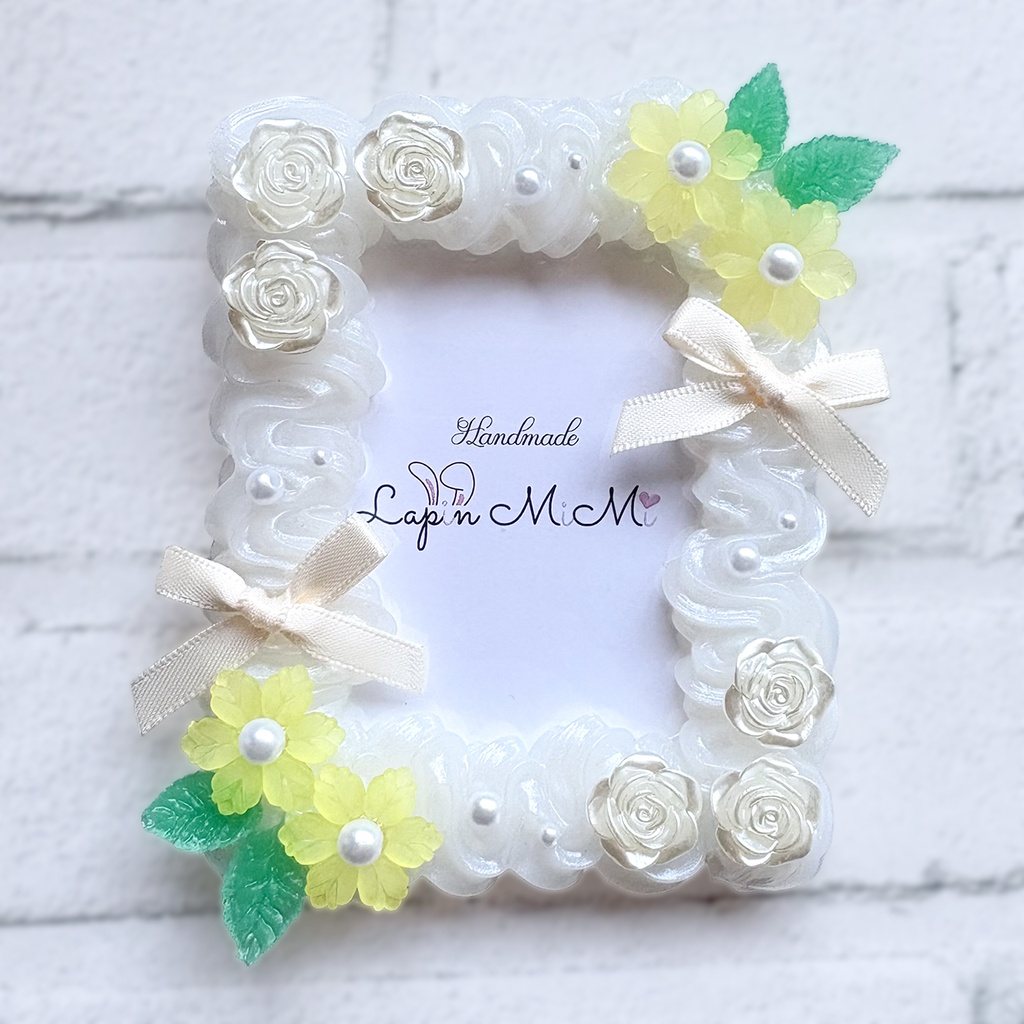 パールホワイト ホイップデコ 硬質トレカケース B8 チェキ ニュアンスカラー 花 サテンリボン 薔薇 カード ケース