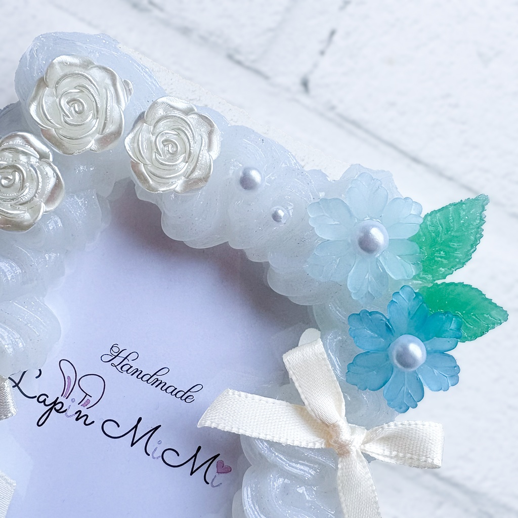 パールホワイト ホイップデコ 硬質トレカケース B8 チェキ ニュアンスカラー 花 サテンリボン 薔薇 カード ケース