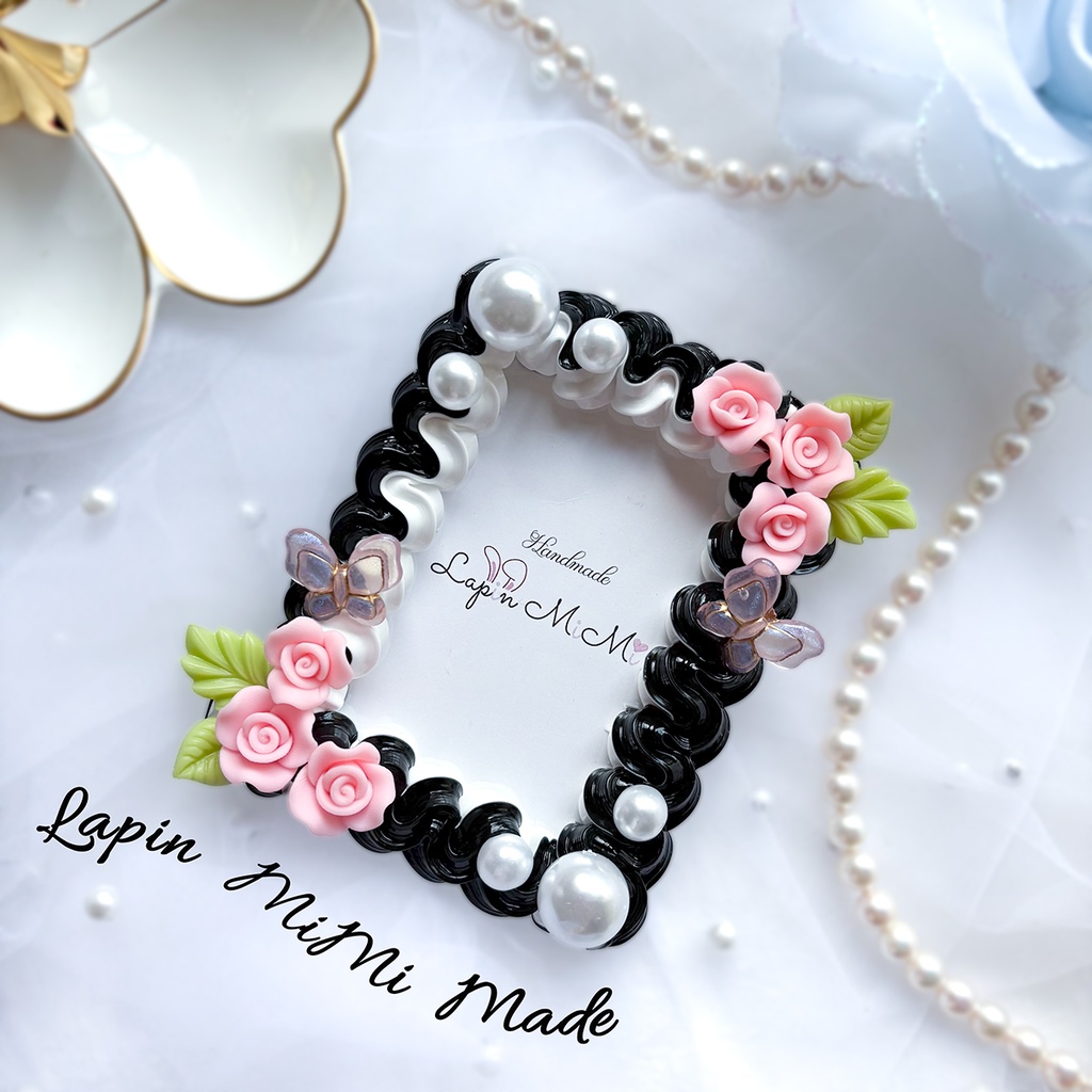 黒 白 うねうね ホイップデコ 硬質トレカケース B8 樹脂粘土 ピンク 薔薇 蝶 パール  ゴシック チェキ カード ケース 　