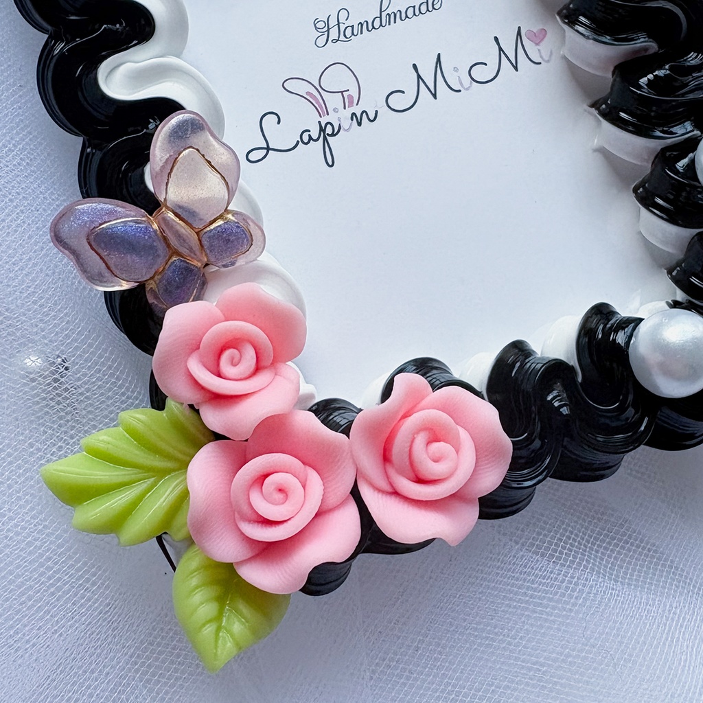 黒 白 うねうね ホイップデコ 硬質トレカケース B8 樹脂粘土 ピンク 薔薇 蝶 パール ゴシック チェキ カード ケース