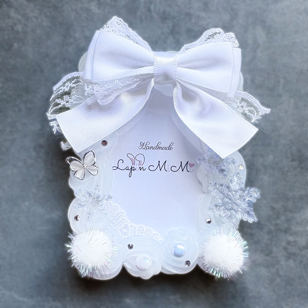 クリア ホイップデコ 硬質トレカケース B8 サテン レース 白 リボン ぽんぽん 姫 プリンセス マグネット ラメ 雪の結晶 チェキ カード ケース