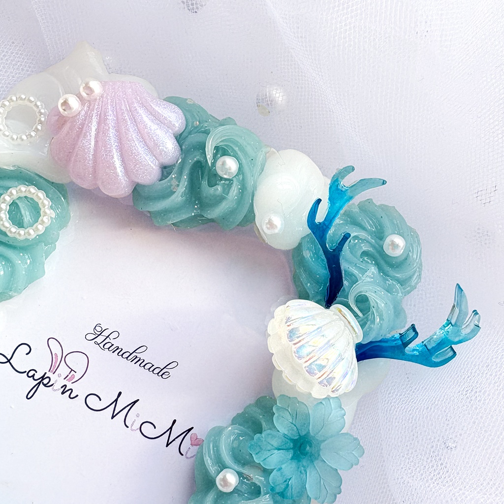 白 くすみブルー クリア ホイップデコ 硬質トレカケース B8 海 人魚 貝 珊瑚 上品 きれいめ カード ケース