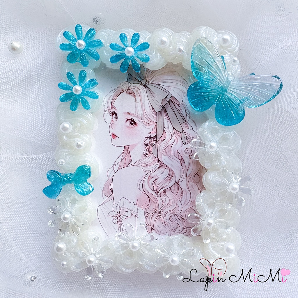 白 オーロラ クリア うねうね ホイップデコ 硬質トレカケース B8 水色 ラメ グラデ 蝶 花 上品 きれいめ カード ケース